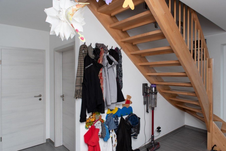 Holztreppe ins OG Einfamilienhaus Horst