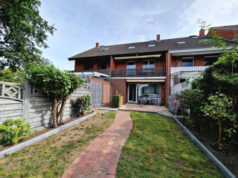 Gartenansicht auf das Haus Kaltenkirchen Reihenmittelhaus VERKAUFT! Ein gro�es Reihenaus f�r die ganze Familie in Kaltenkirchen!