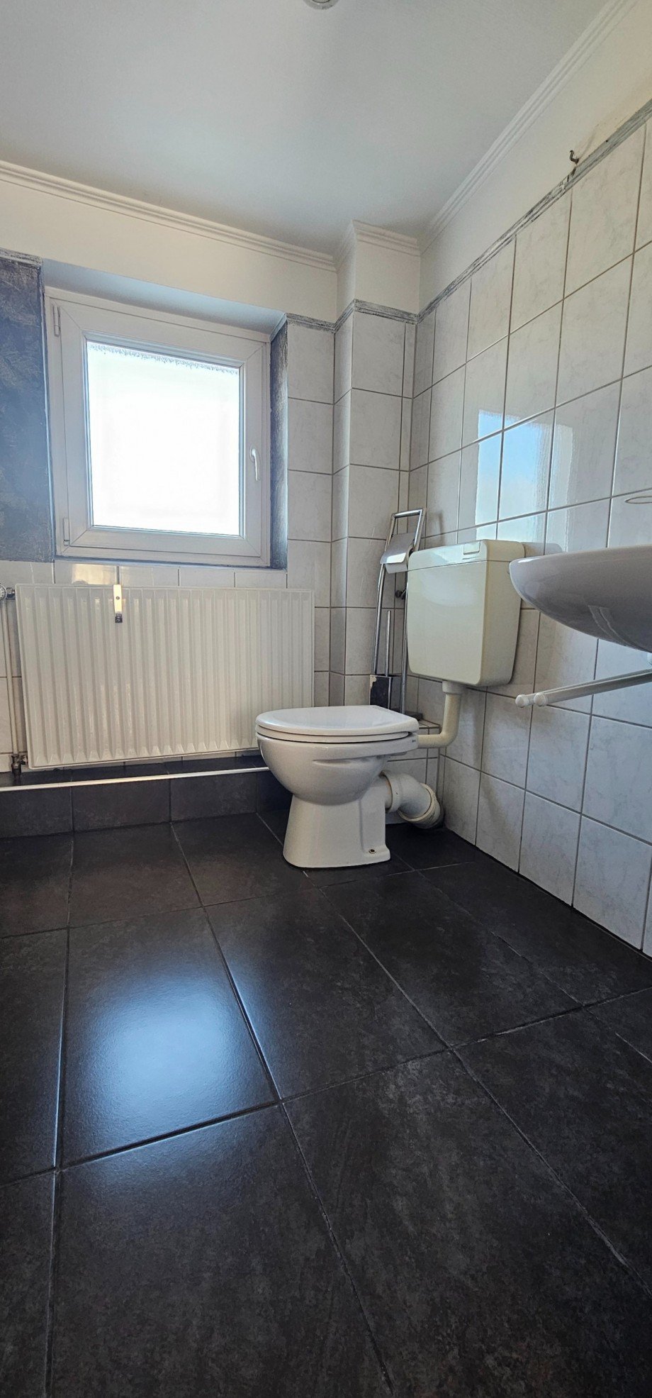 Bad mit Badewanne und WC 1. OG Doppelhaush�lfte L�beck