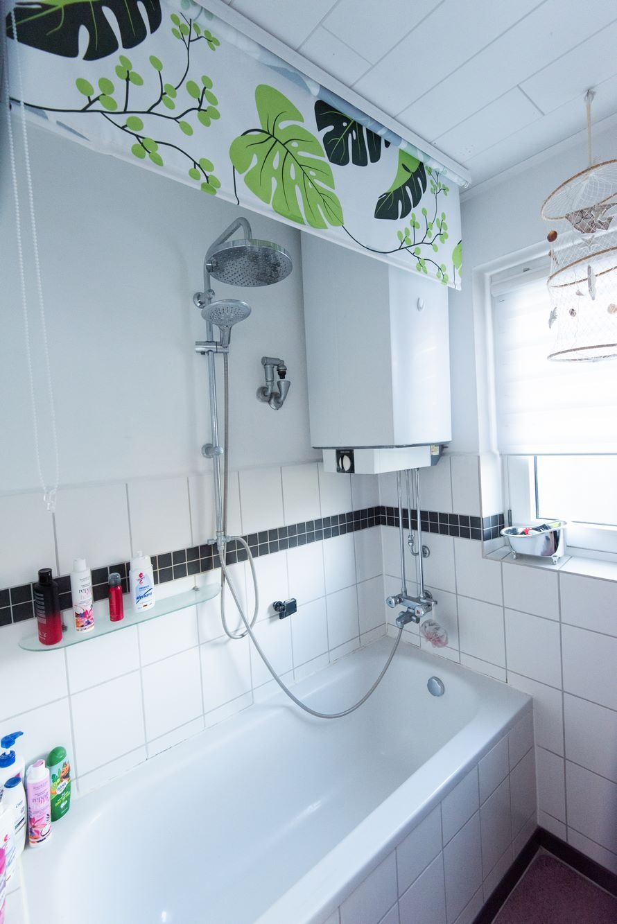 Bad mit Badewanne Zweifamilienhaus Barmstedt