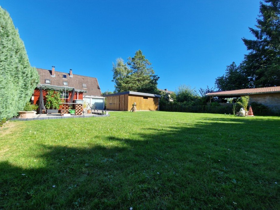 Garten Ansicht von links Doppelhaush�lfte Pinneberg