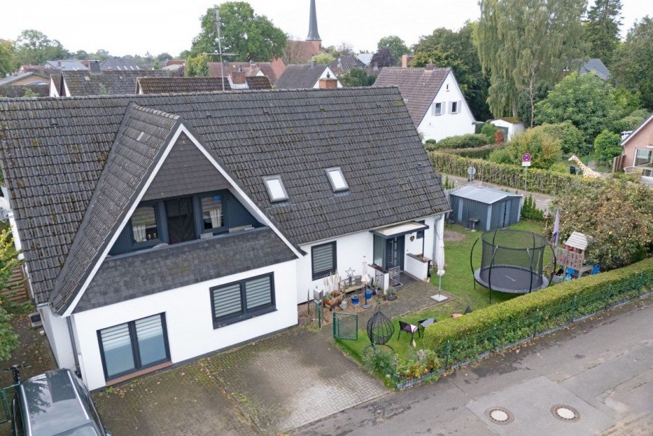 Wohnhaus mit 2 WE Zweifamilienhaus Barmstedt