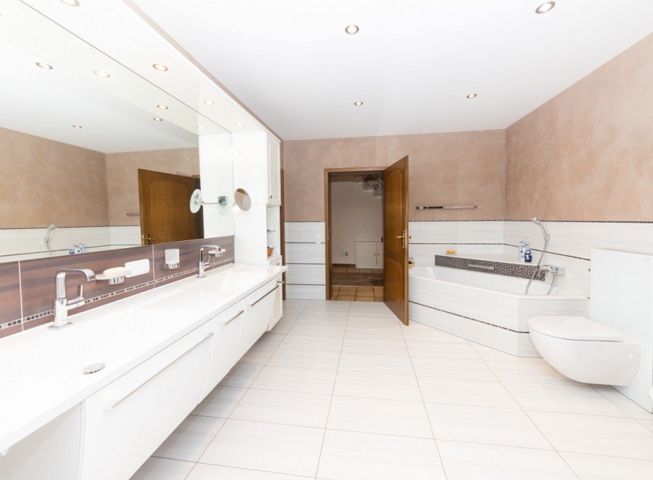 Badezimmer Erdgeschoss Einfamilienhaus Brunsb�ttel