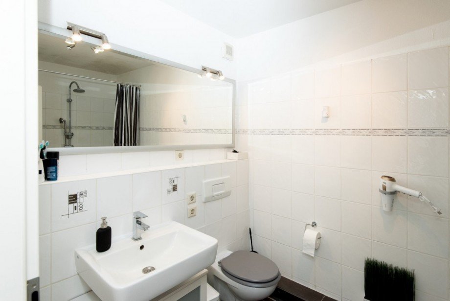 Bad mit Badewanne Reihenmittelhaus Barmstedt