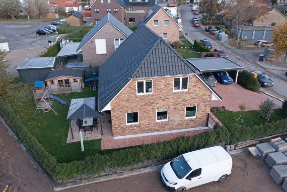 Hinteransicht oben Einfamilienhaus Horst